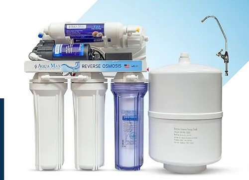 Water purifier service professional